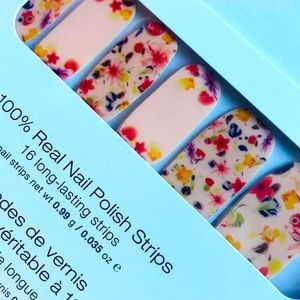 Color Street Nails, Retired set
Bundle and save on shipping per set! 5/$25